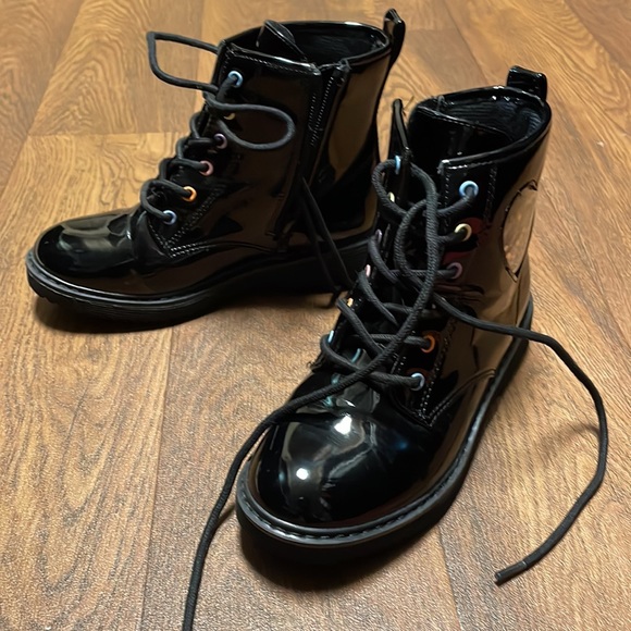 The Children’s Place Little Girl Fashion Boot - Picture 4 of 5